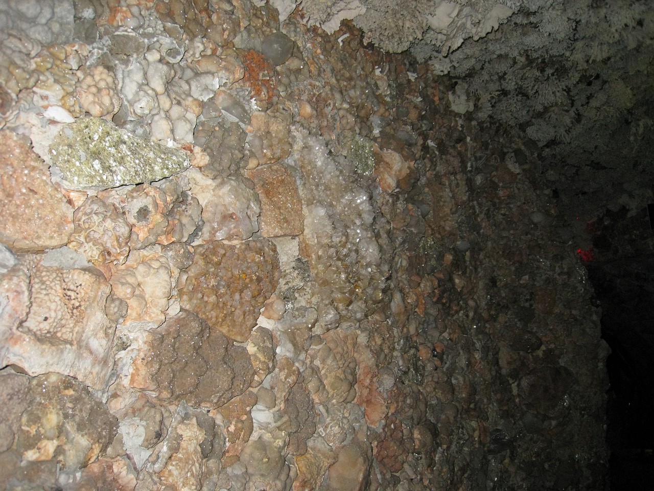 Vacation 2007-12 - Rock City 0259.jpg - Rock City outside of Chattanooga Tennessee has been a tourist attraction since 1932. I remembered seeing barn roofs painted with "See Rock City" and wanted to pay a visit to its home on Lookout Mountain. Christmas Vacation 2007-08.